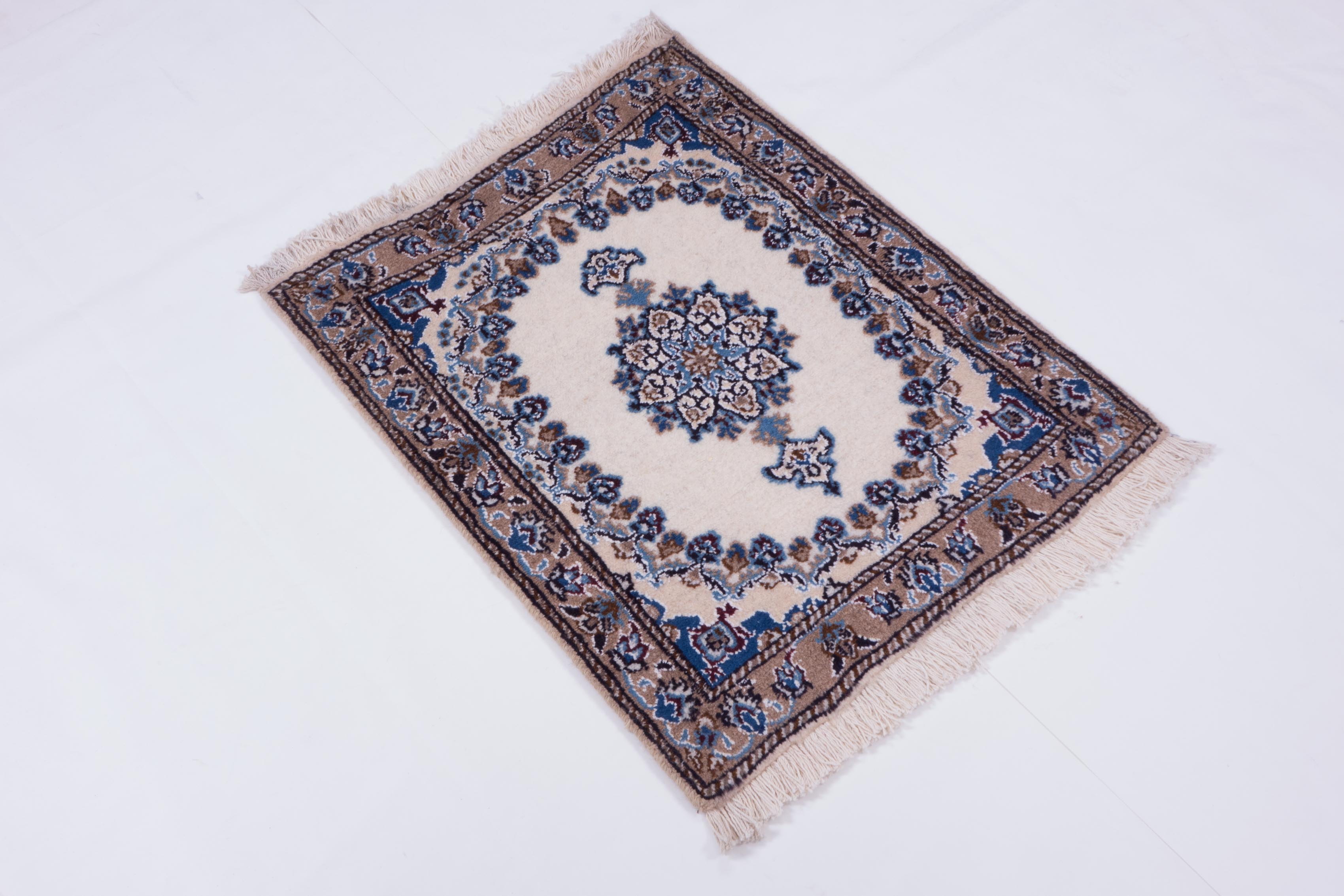 Perser Nain 60x80 Handgeknüpft Teppich Weiß Orientalisch Kurzflor Orient Rug