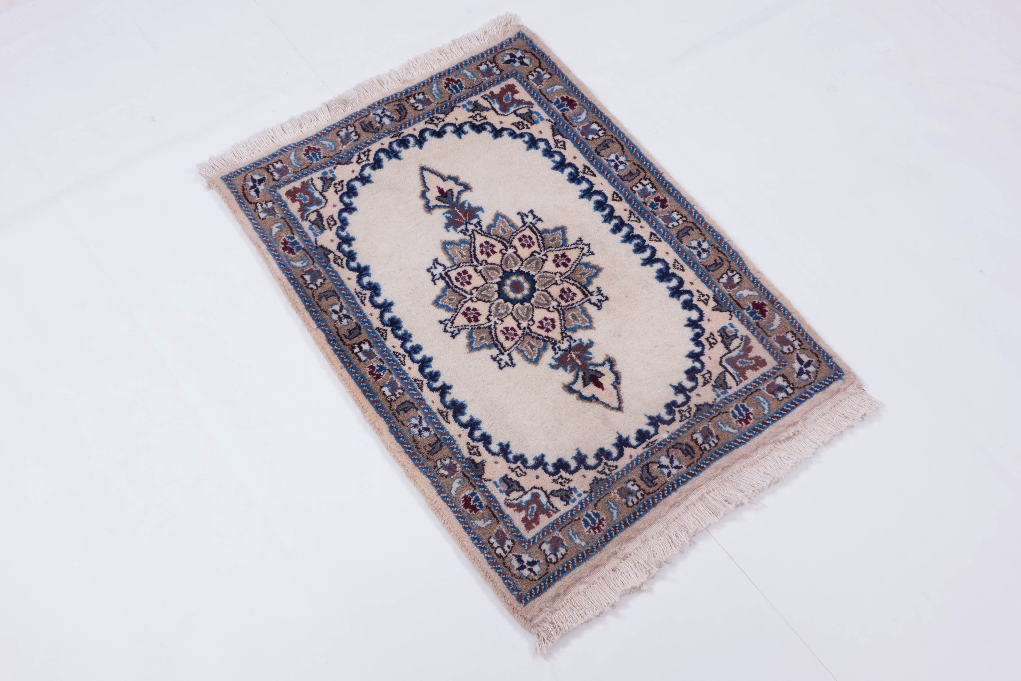 Perser Nain 60x80 Handgeknüpft Teppich Weiß Orientalisch Kurzflor Orient Rug