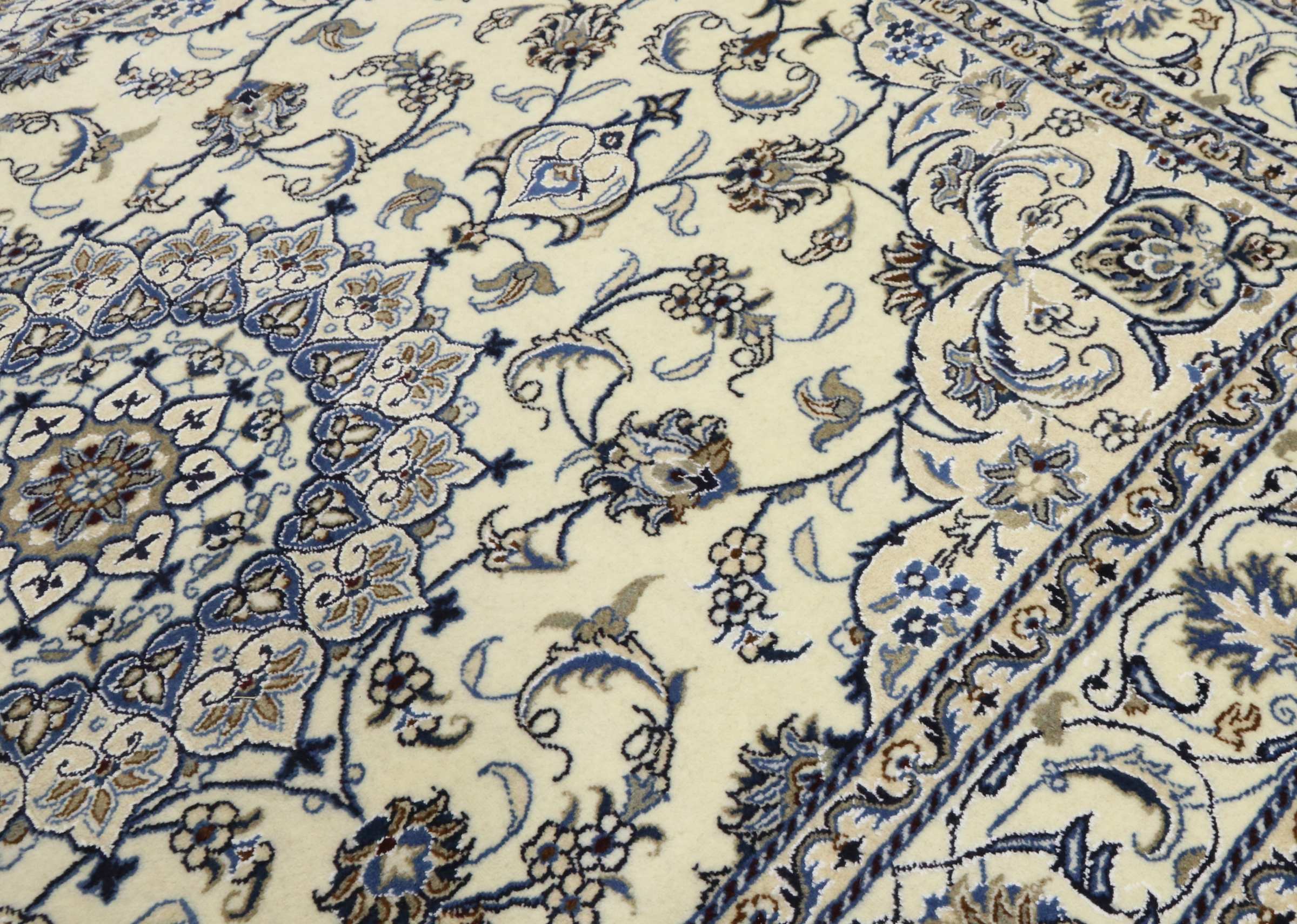 Persian carpet Nain Kashmar 200x300 Hand-knotted White Medallion Oriental UNIKAT